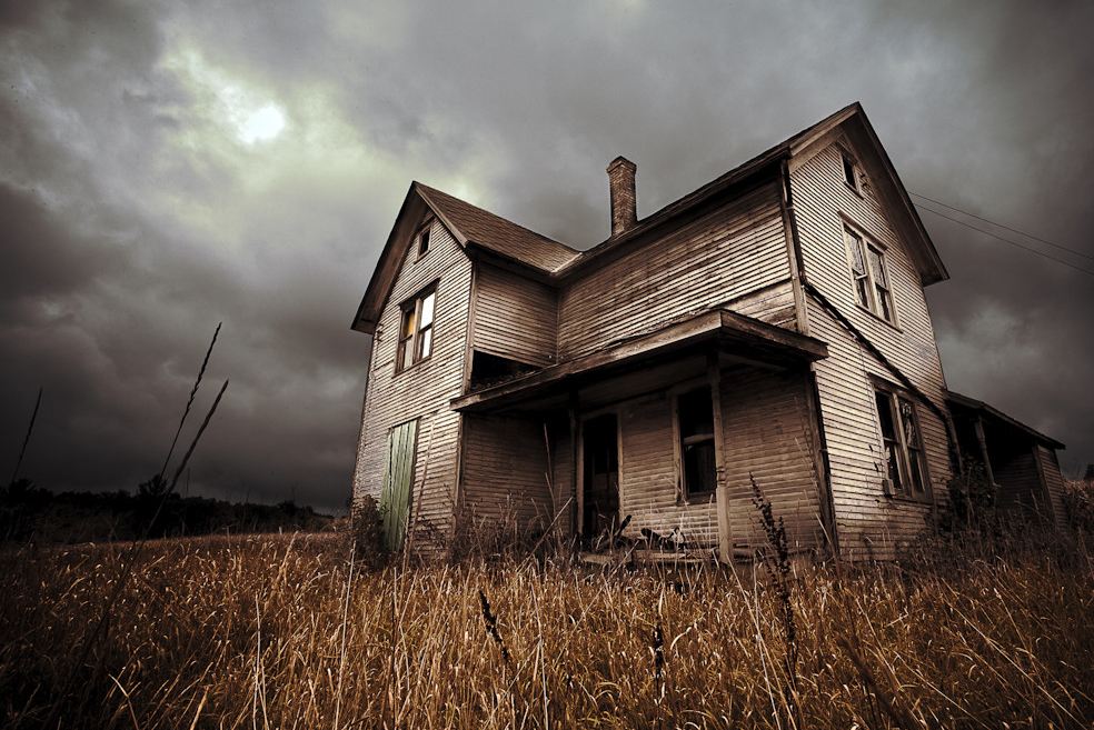 https://yesteryearsnews.files.wordpress.com/2010/09/haunted-house-on-happy-hill-by-loren-zemlicka.jpg